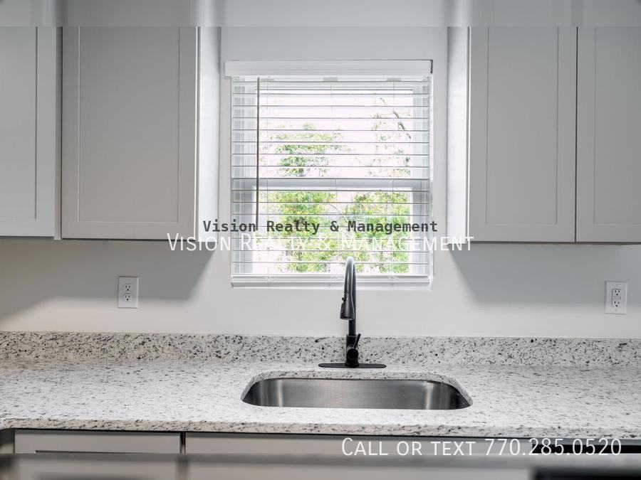 405 Tallapoosa St W #4 - Photo 2 of 8