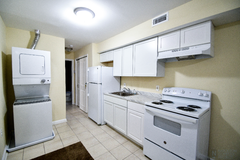 945 Division Ave Ne #1 - Photo 2 of 7