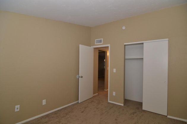 6815 South 6th Avenue - Photo 3 of 5