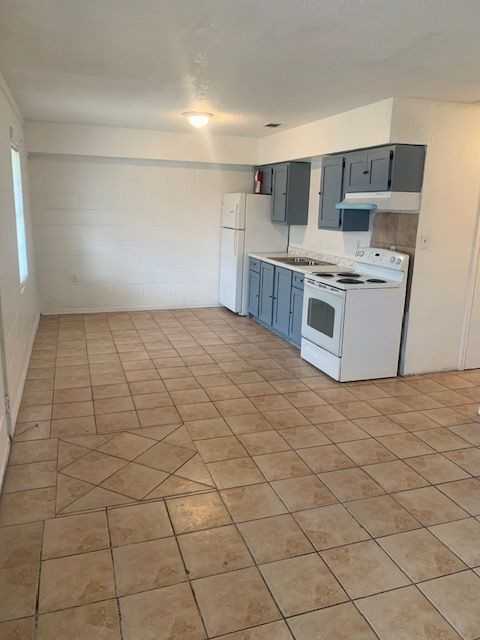 903 West First Street #2 - Photo 2 of 5