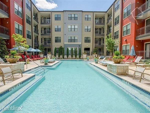 931 E 15th St - Photo 3 of 10