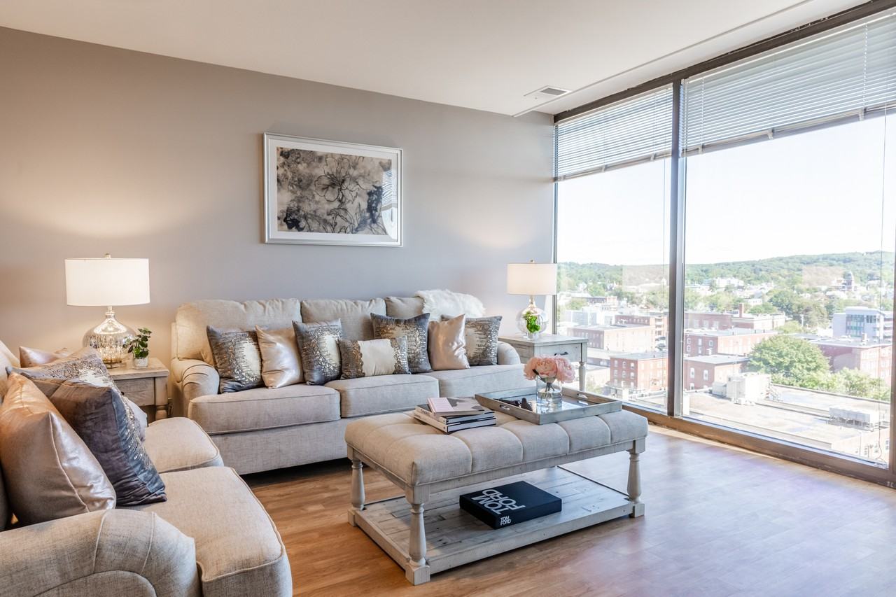 The Residence at 1000 Elm - Photo 2 of 51