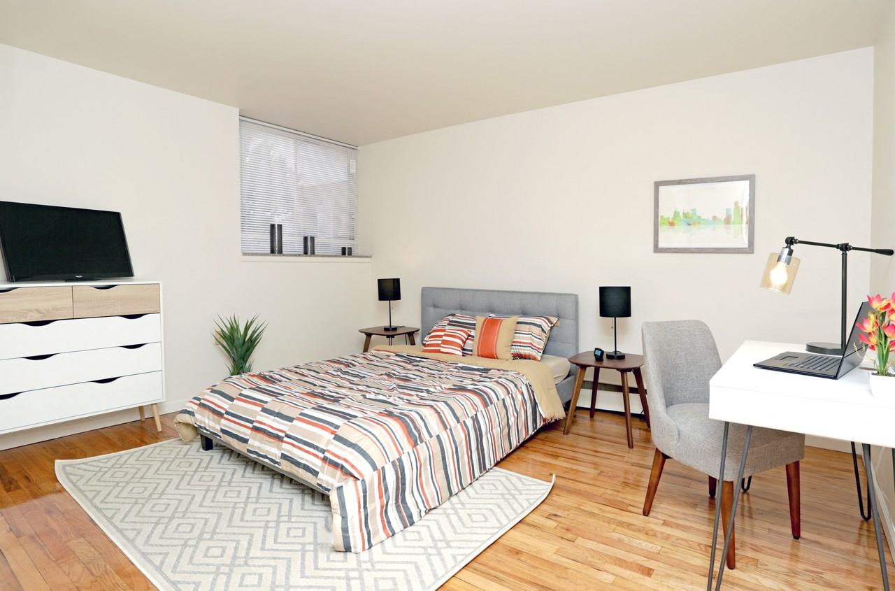 Central Park Apts - Photo 3 of 14