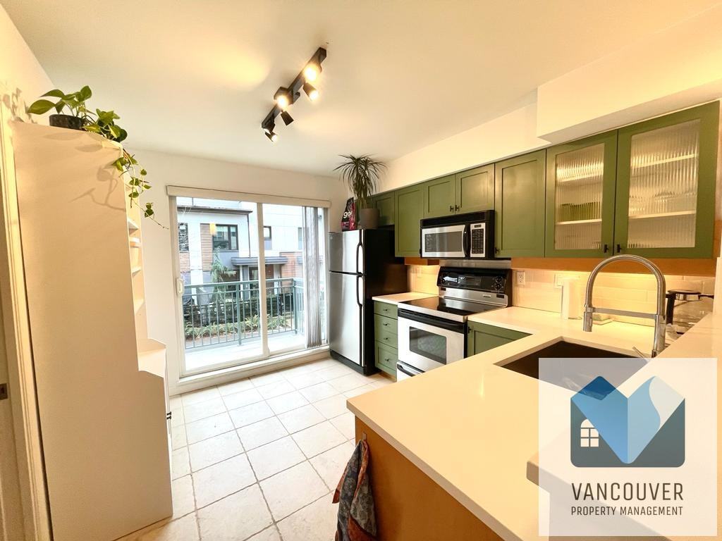 288 Saint Davids Avenue #7 - Photo 3 of 14