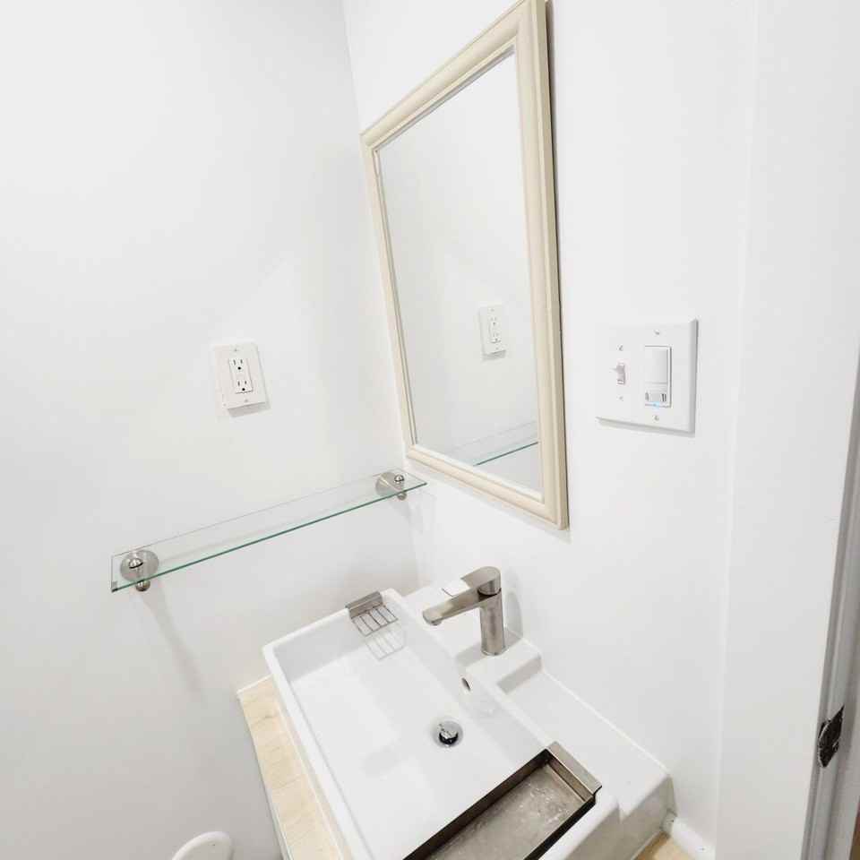 234 Brock Street Utilities Included - Photo 3 of 13