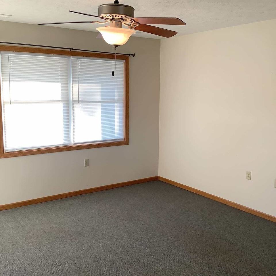 404 N VanBuren St - Photo 2 of 12