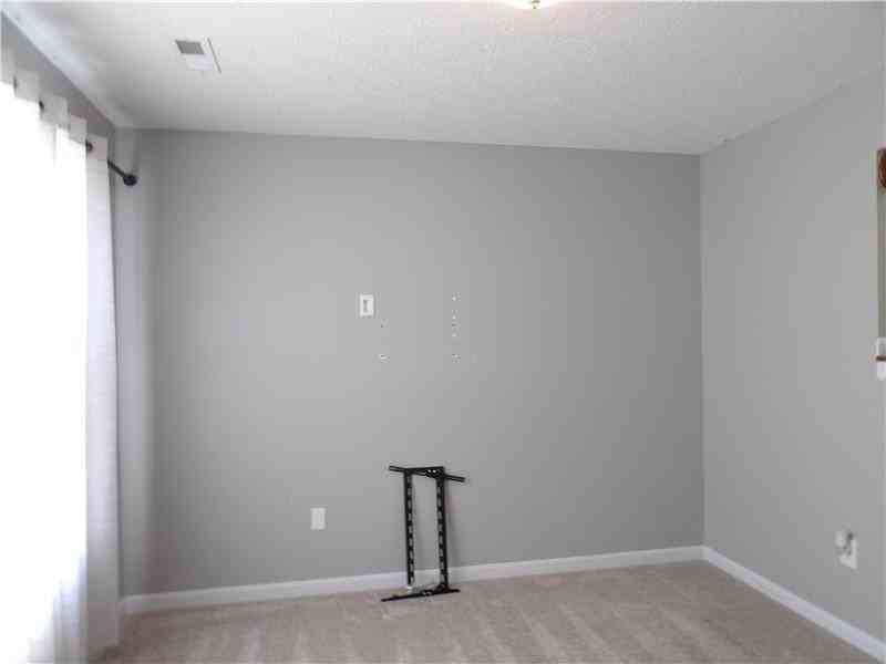 6752 Gordon Blvd - Photo 3 of 44