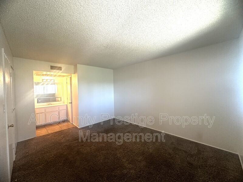 905 S Dorsey Ln #210 - Photo 4 of 20