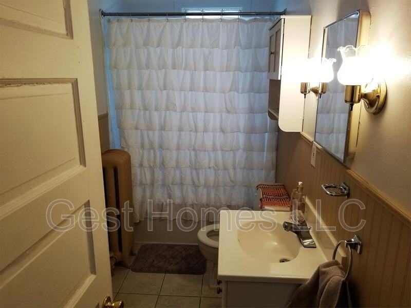 364 Chestnut St - Photo 7 of 11