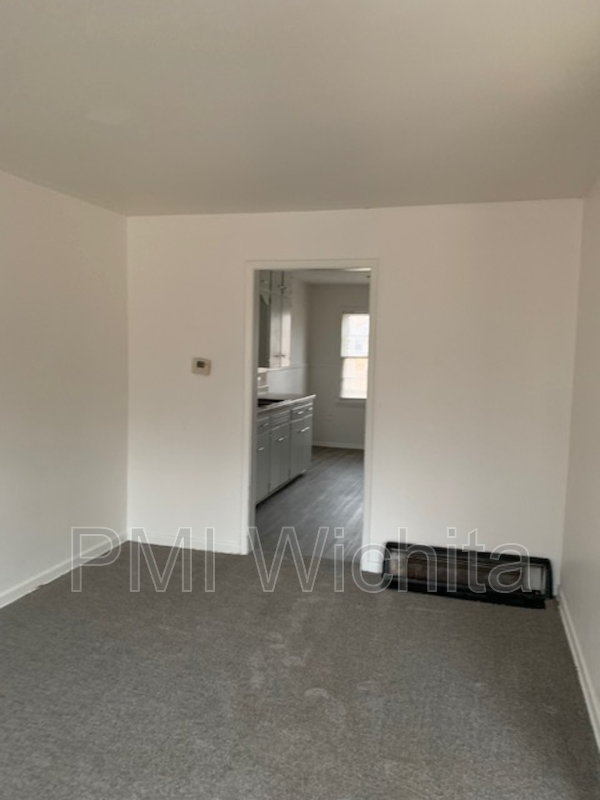 2301 S Belmont St - Photo 3 of 11