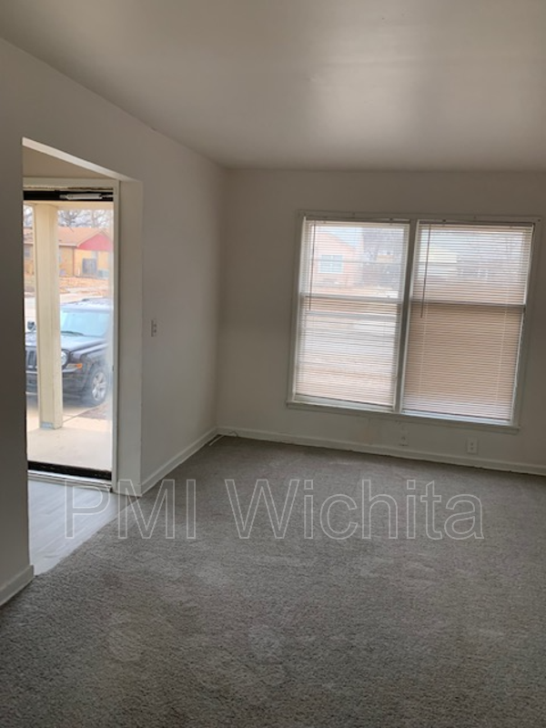 2301 S Belmont St - Photo 4 of 11