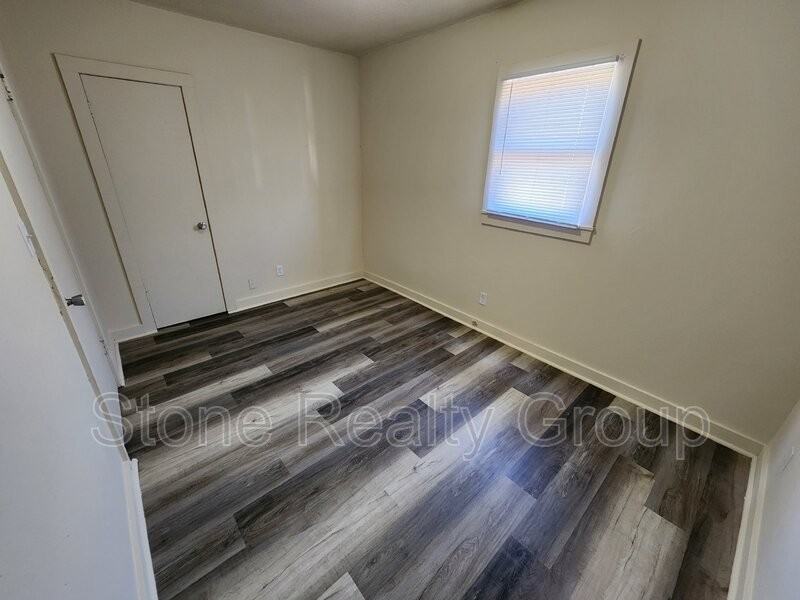 1034 N 7th St #4 - Photo 4 of 10