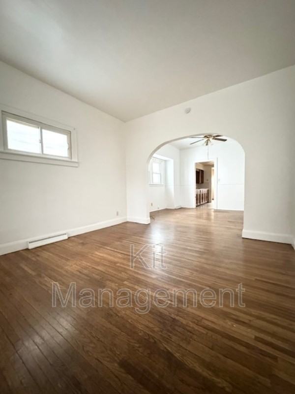 1023 National Ave - Photo 2 of 11