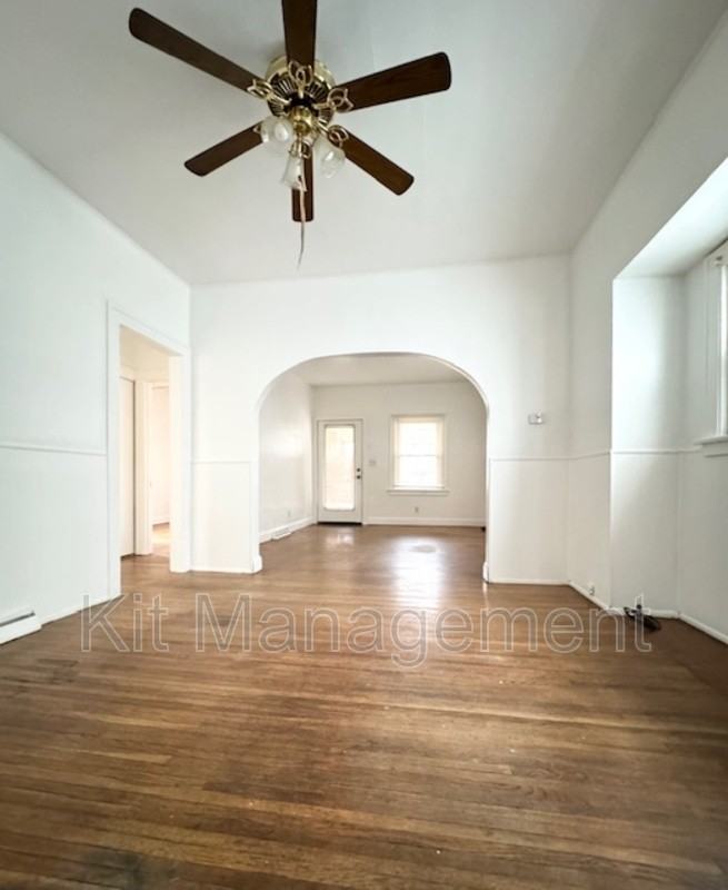 1023 National Ave - Photo 3 of 11