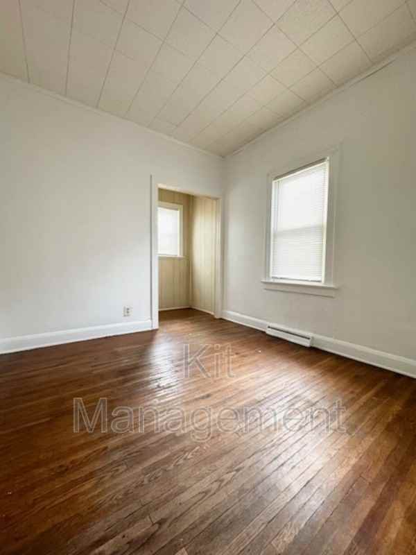 1023 National Ave - Photo 6 of 11