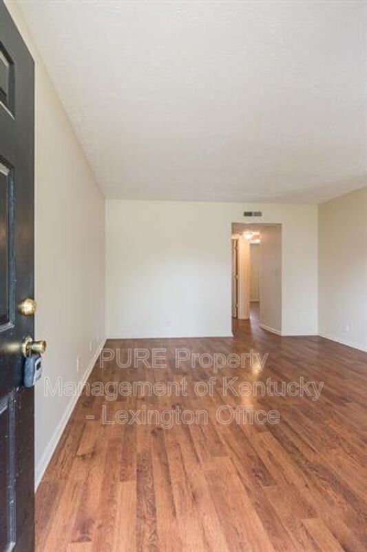 233 Landings Dr - Photo 3 of 18