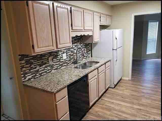 3 Ophelia Cv - Photo 4 of 15