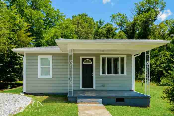 511 Commonwealth St - Photo 2 of 16