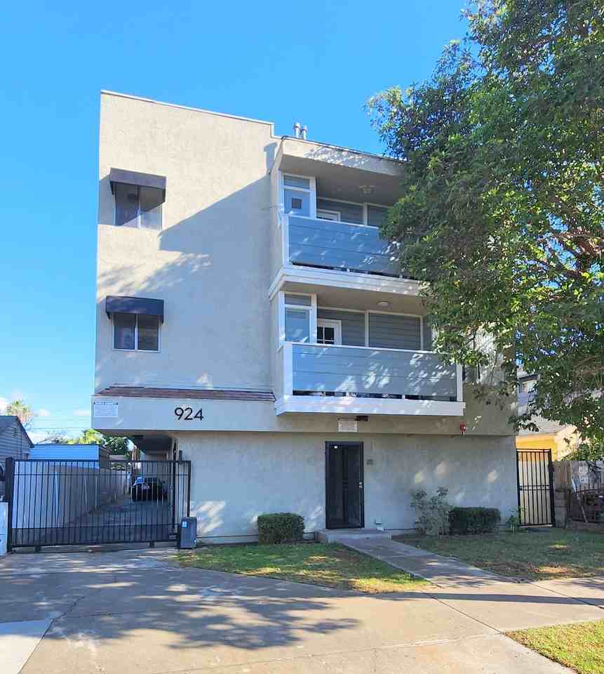 924 Gaviota Ave. - Photo 2 of 3