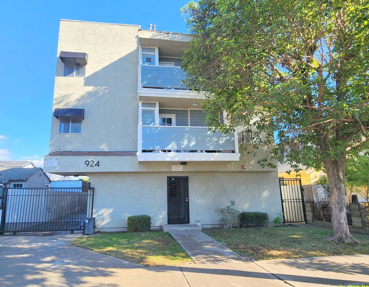 924 Gaviota Ave. - Photo 3 of 3