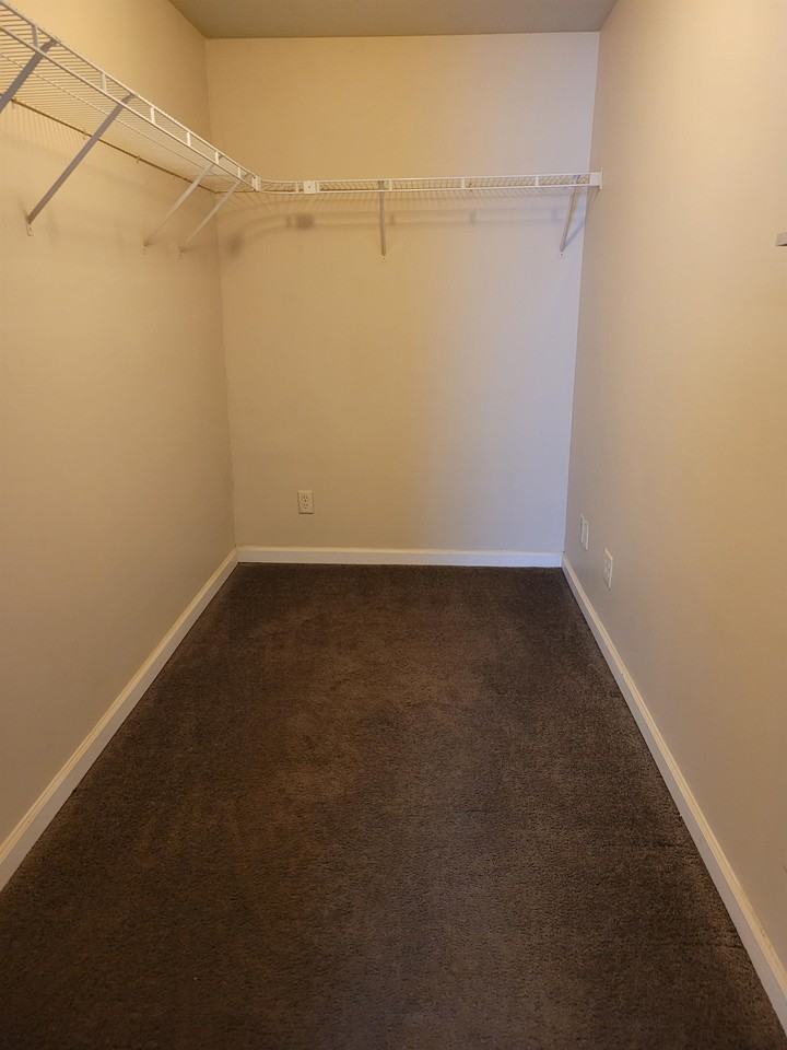 321 E Mill St Apt 3 #3 - Photo 7 of 8