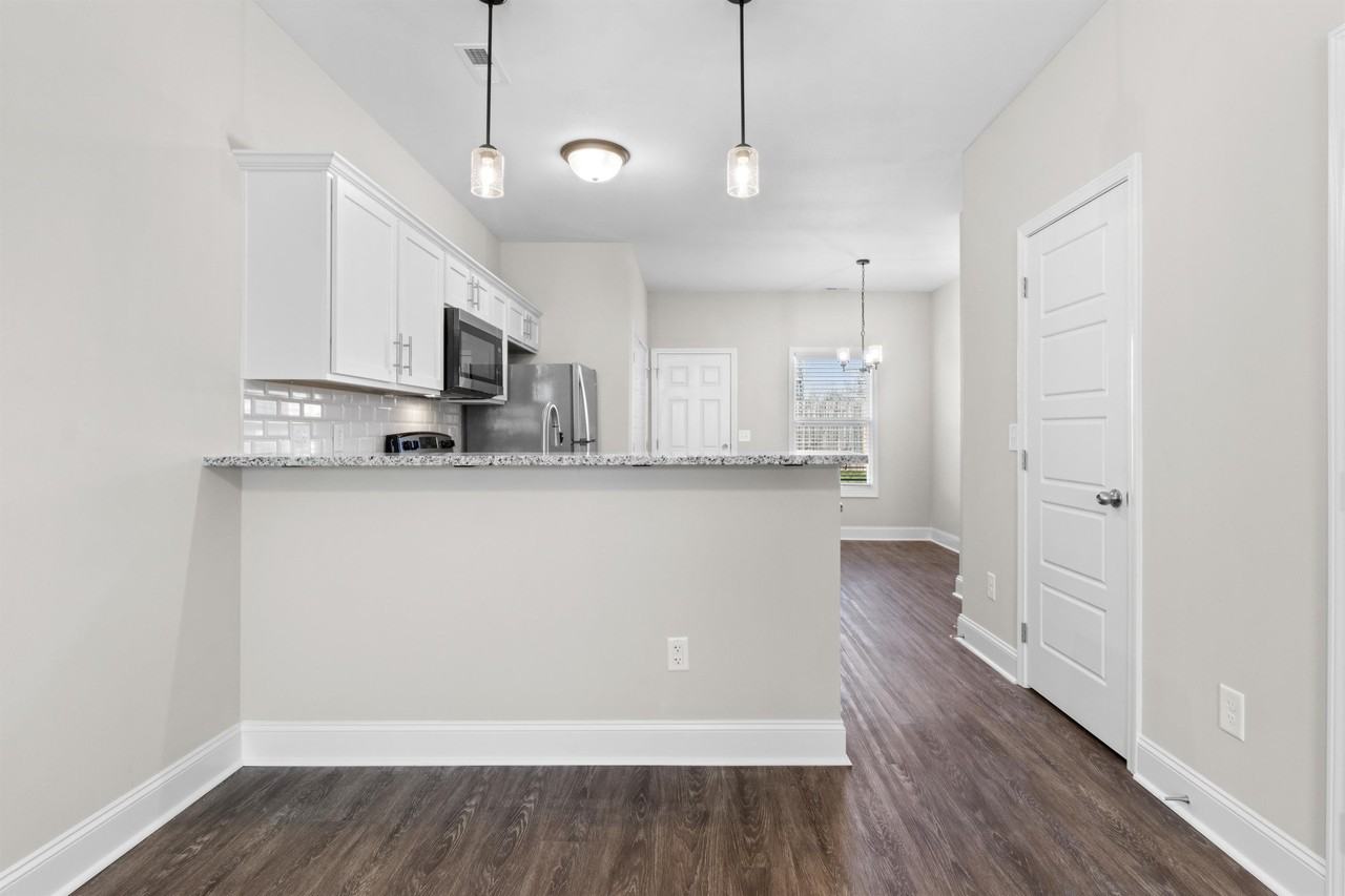 203 Copeland Road - 5BLDG C #5 - Photo 3 of 20