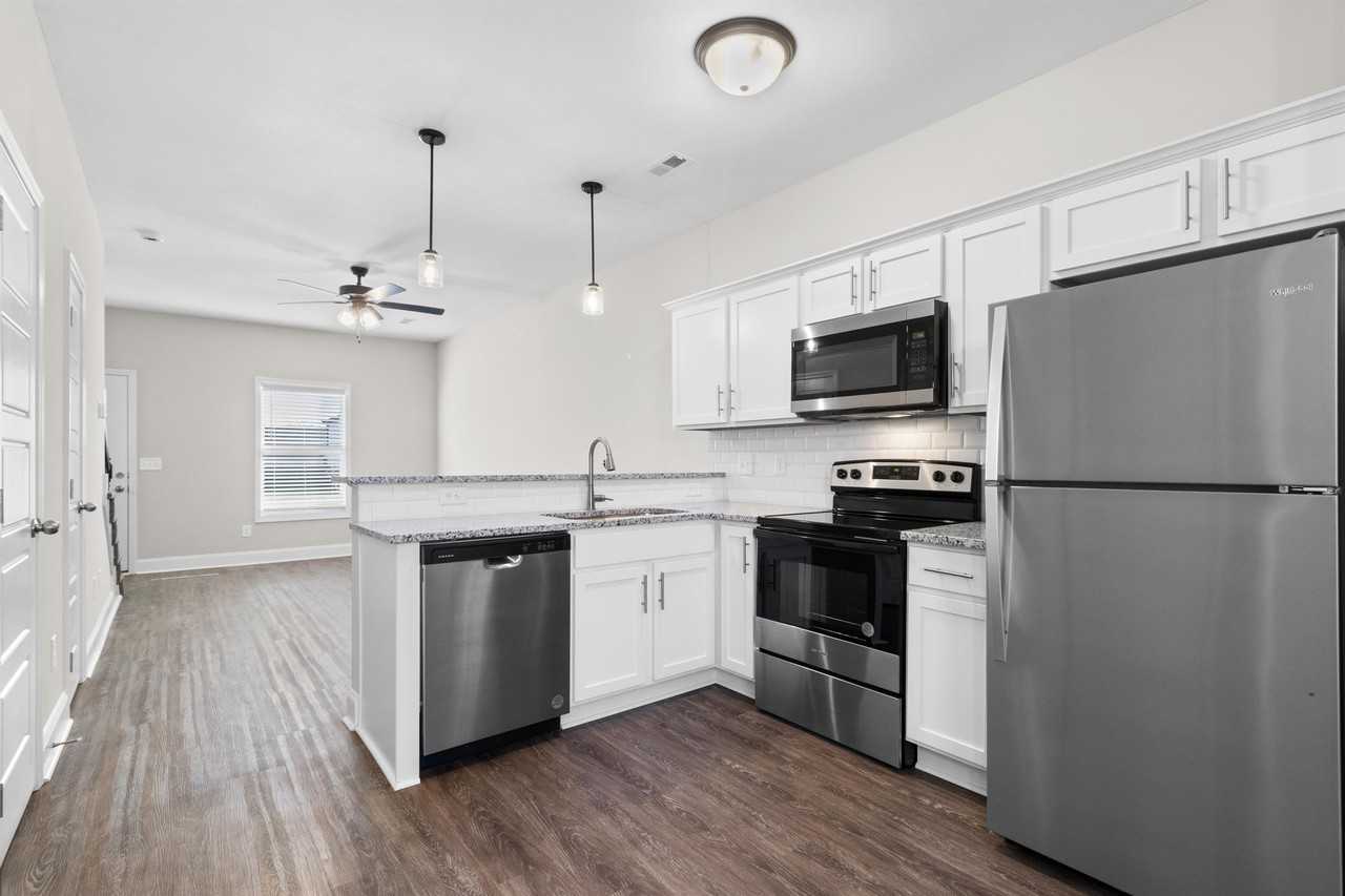 203 Copeland Road - 5BLDG C #5 - Photo 4 of 20