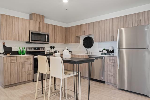 2210 Isaacs Ave - Photo 7 of 35