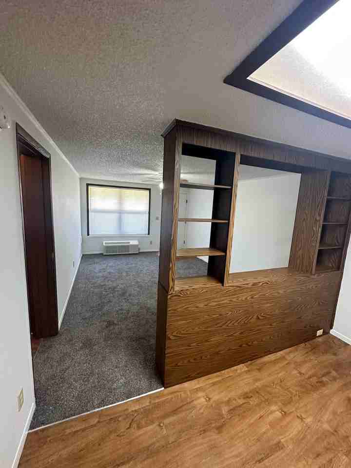 1015 W Bell St #20 - Photo 6 of 12