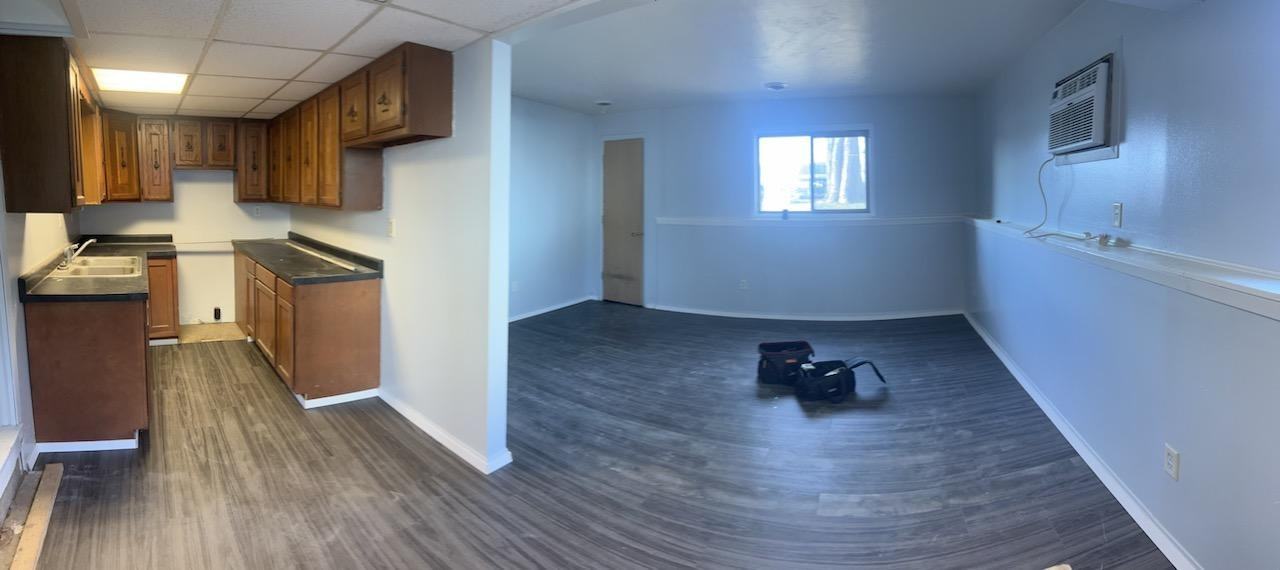 1003 Avenue C - B #B - Photo 3 of 5