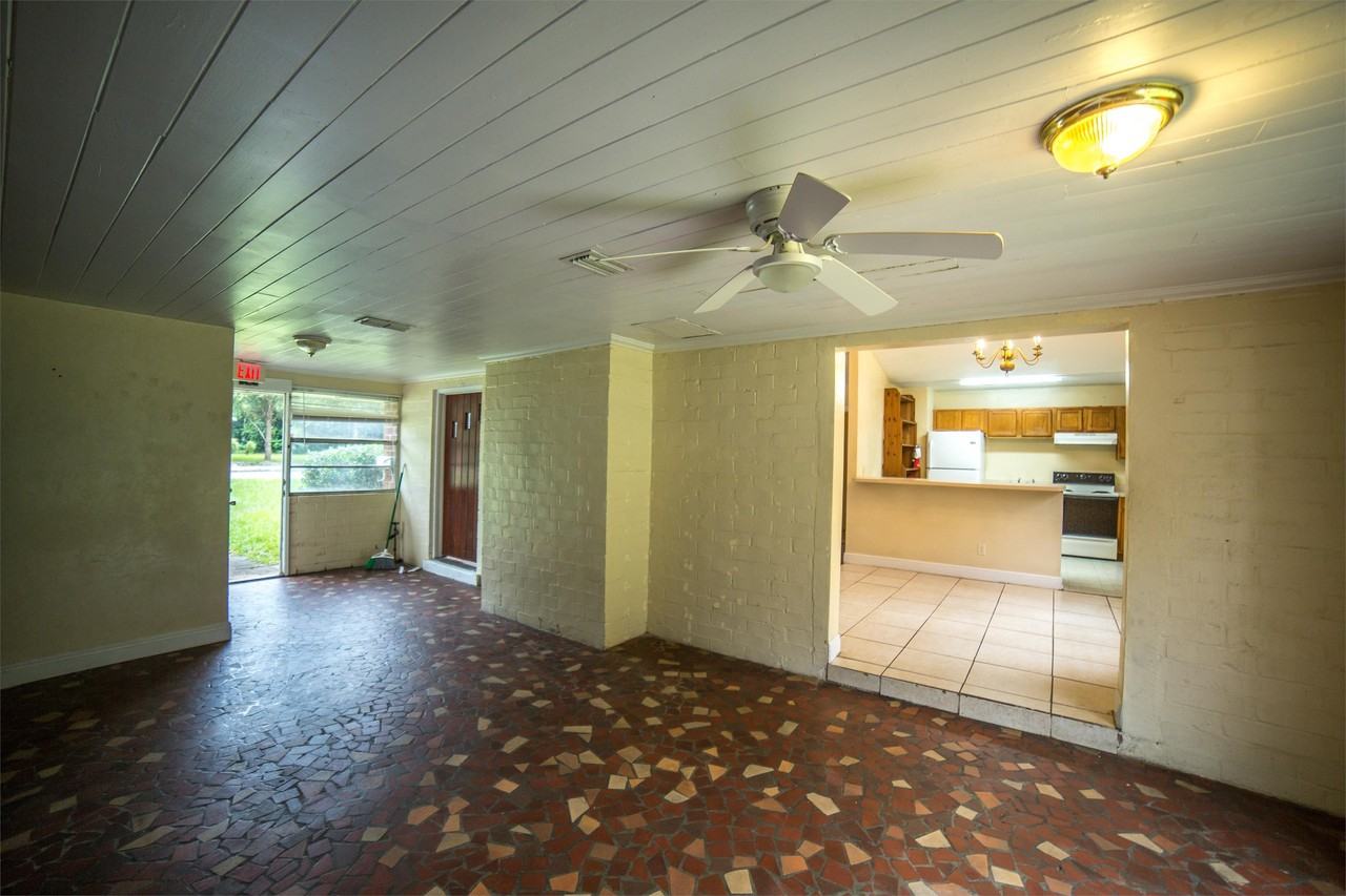 1127 Nw 16th Ave - Photo 2 of 14