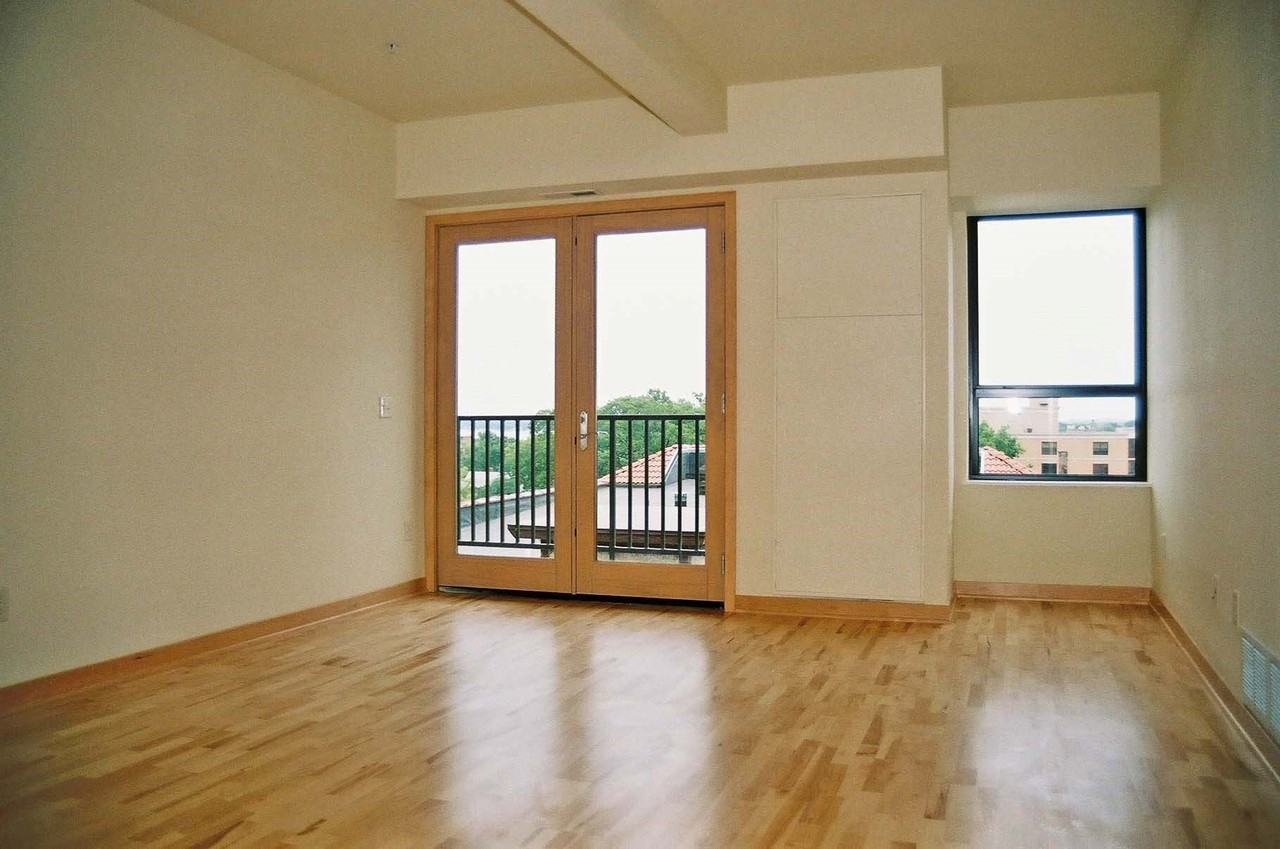 22 E Dayton Street - Photo 2 of 9