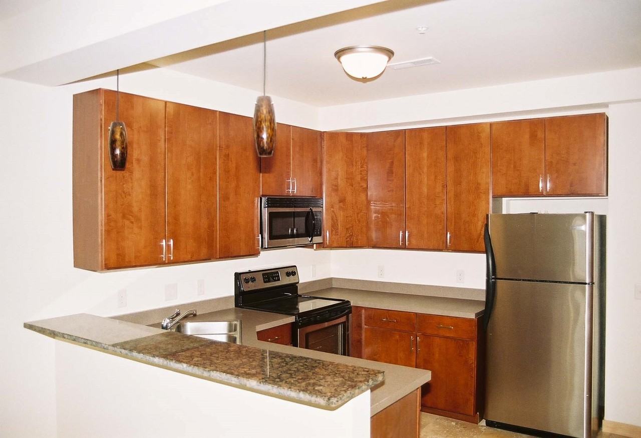 22 E Dayton Street - Photo 4 of 9