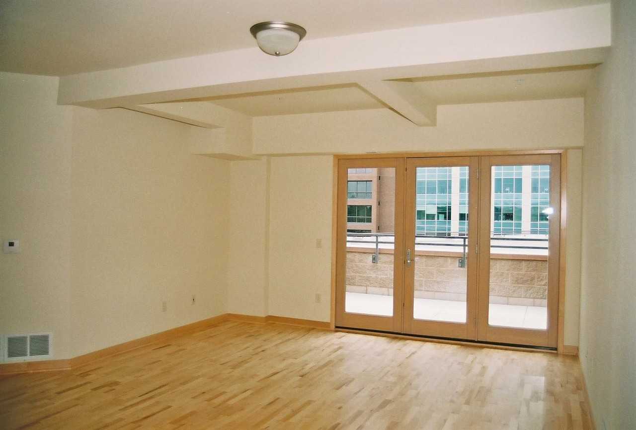 22 E Dayton Street - Photo 5 of 9