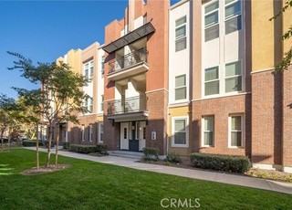 648 W 1st St - Photo 2 of 24