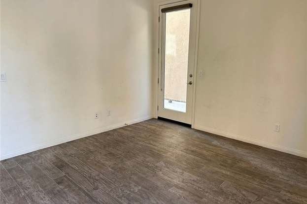 711 Banyan Way - Photo 3 of 17