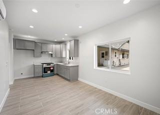 768 N Workman St - Photo 2 of 17