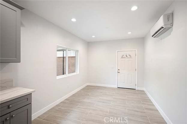 768 N Workman St - Photo 3 of 17