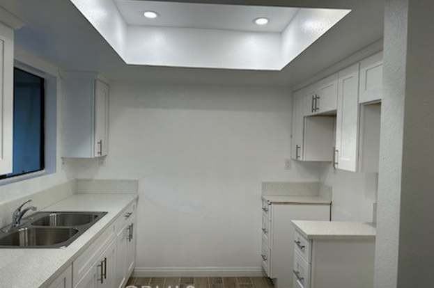 832 Padilla St #A - Photo 3 of 10