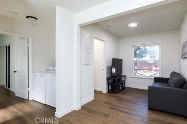 8734 Ramsgate Ave - Photo 3 of 19