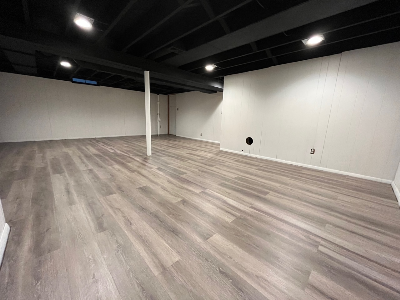 5720 N Lydell Ave - Photo 2 of 11