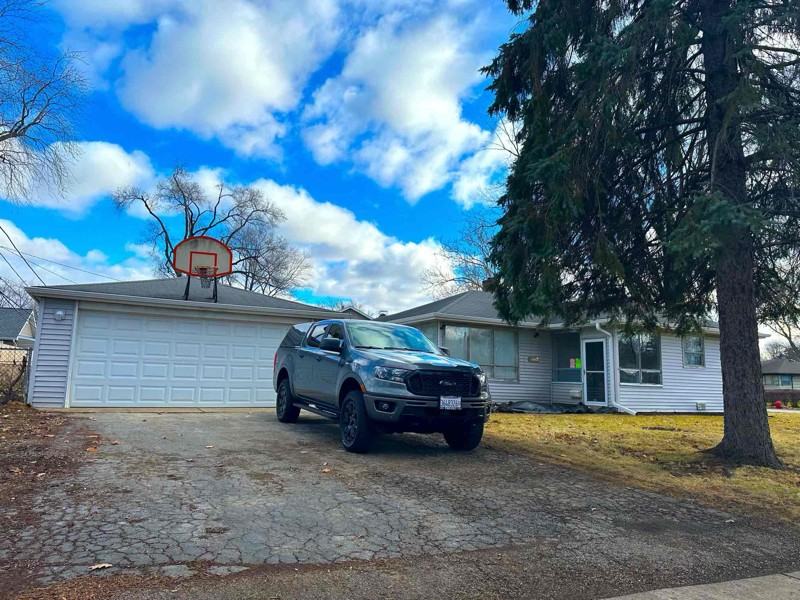 3302 Meadow Dr - Photo 3 of 3