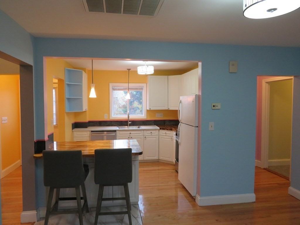 715 Main St #2 - Photo 3 of 15