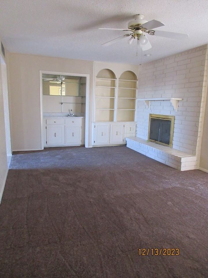 300 El Puente Dr - Photo 3 of 15