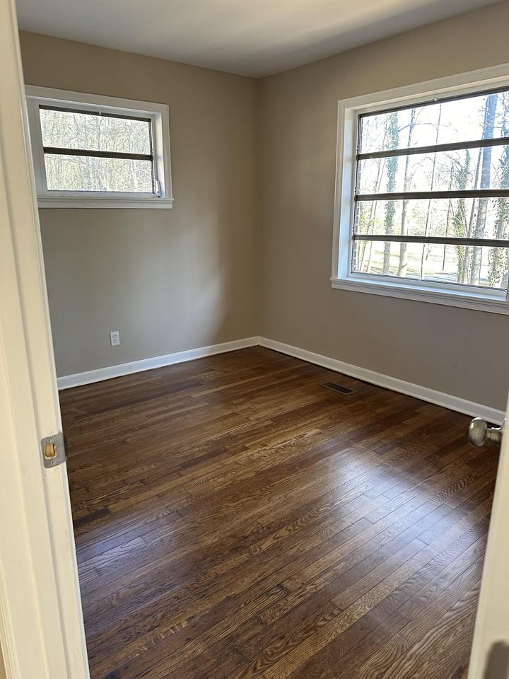 741 Barron Dr #B - Photo 4 of 13