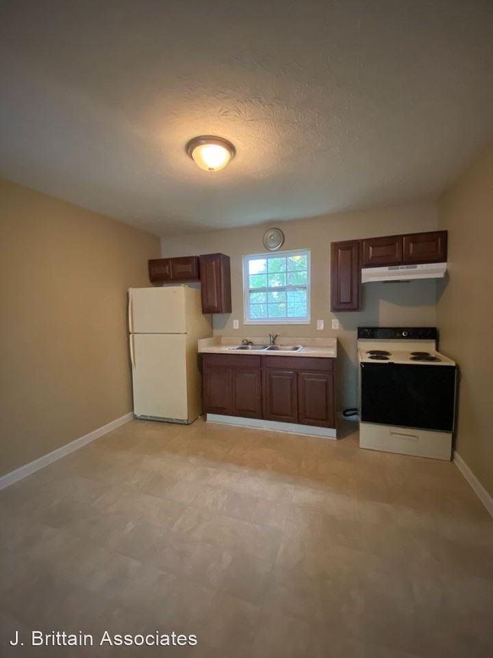 Humphries Street Apartments - Photo 3 of 8