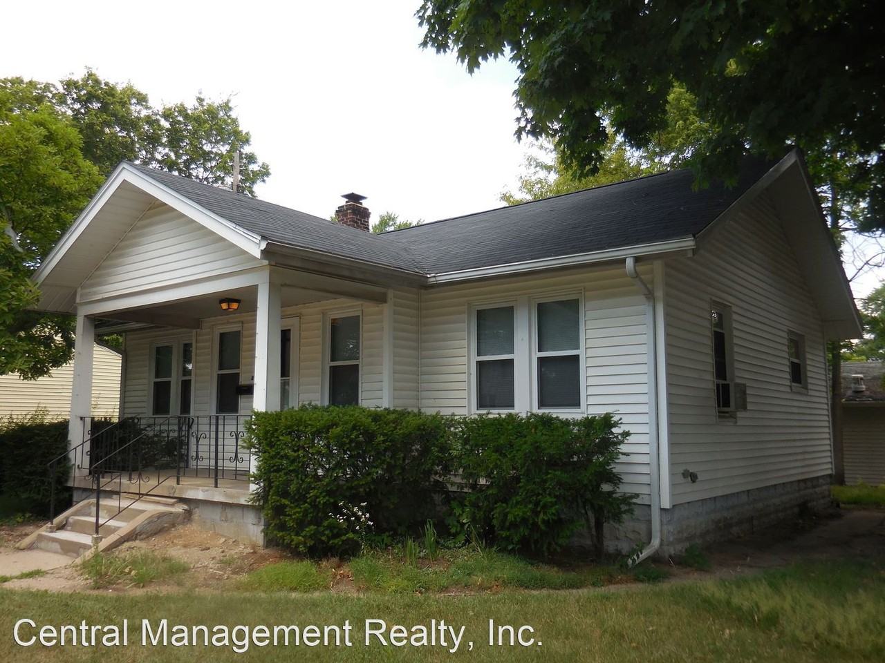 2217 Vine St - Photo 2 of 13