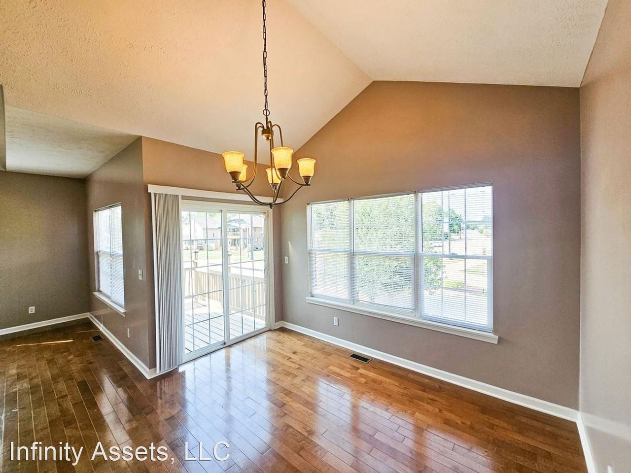 2401 River Oaks Lane Units: 1-5 - Photo 3 of 22