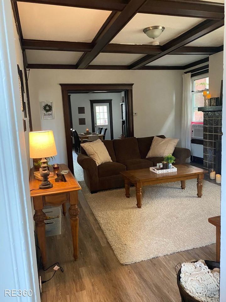 318 / 320 Maple Terrace Mt Washington Apartments in Mount Washington