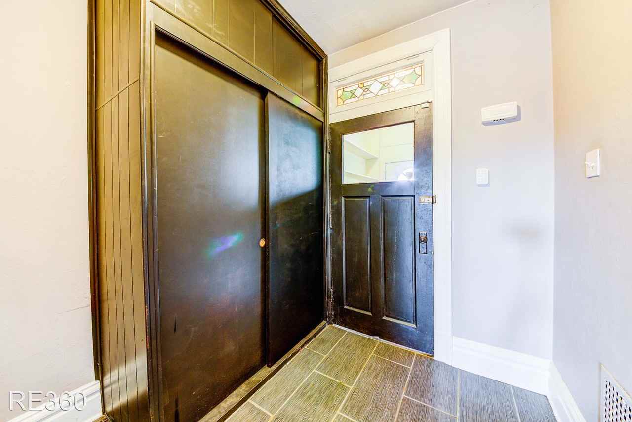 103 Hartwood Dr - Photo 2 of 48